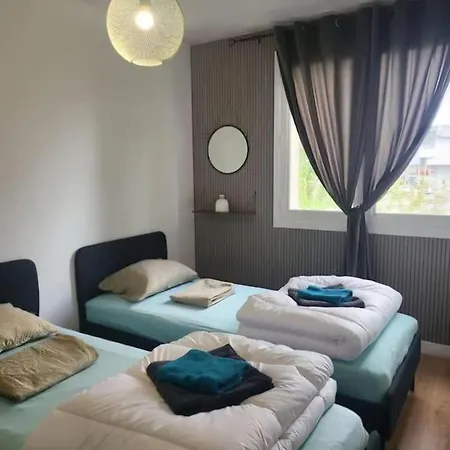 Appartement Clermont-Ferrand F3 2 chambres 1 chambre avec 1 lit simple et 1 chambre avec 2 lits doubles *