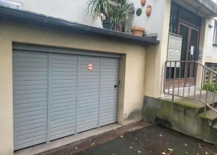 Appartement F3 2 1 Avec 1 Lit Simple Et 1 Avec 2 Lits Doubles *